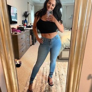 Meet your Posher, Julie